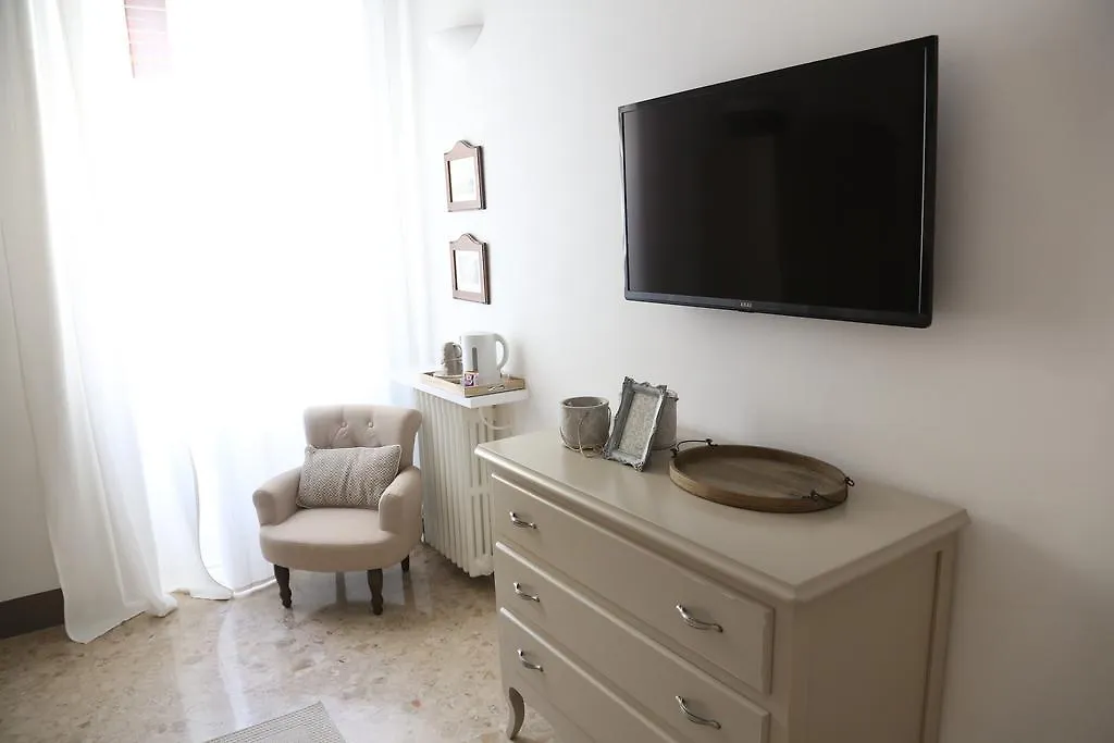 Dimi House Bed & Breakfast Lecce 2*,