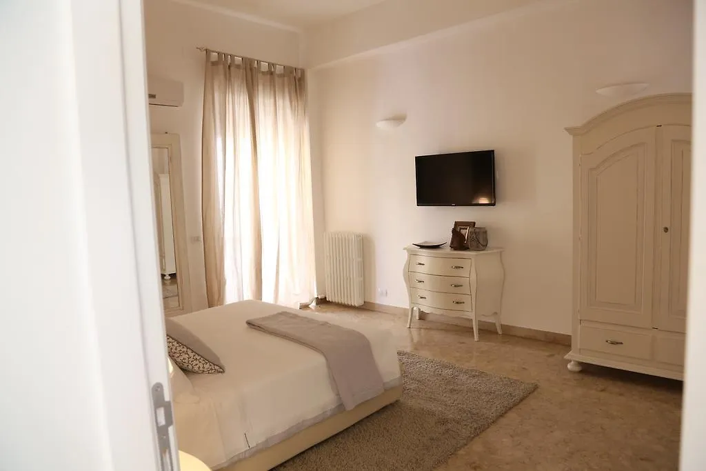 Dimi House Bed & Breakfast Lecce 2*,  Italy