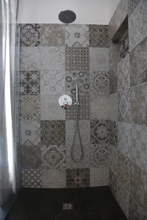 Dimi House Bed & Breakfast Lecce 2*,  Italy