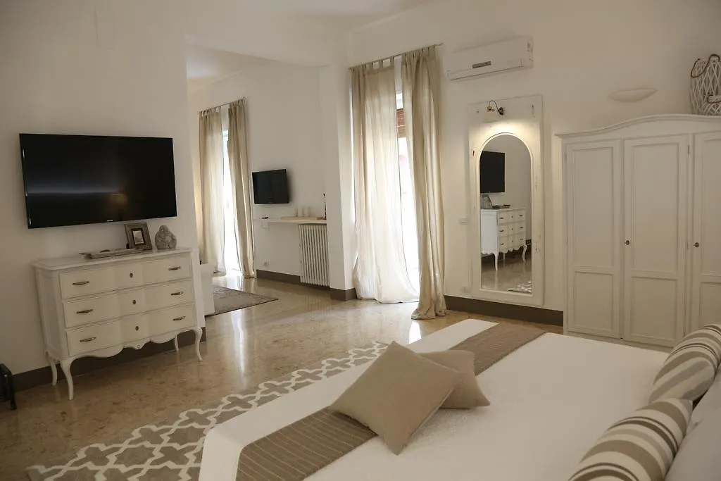 Dimi House Bed & Breakfast Lecce 2*,